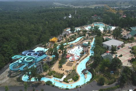 Kid-Friendly Resorts and Hotels near Magic Springs Park
